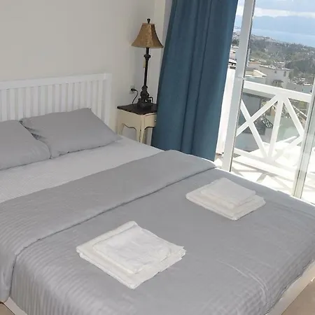 Villa Sleeps 6 Pool Air Con Wifi *