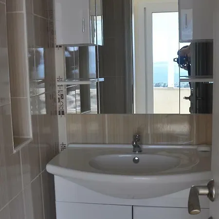 Villa Sleeps 6 Pool Air Con Wifi *